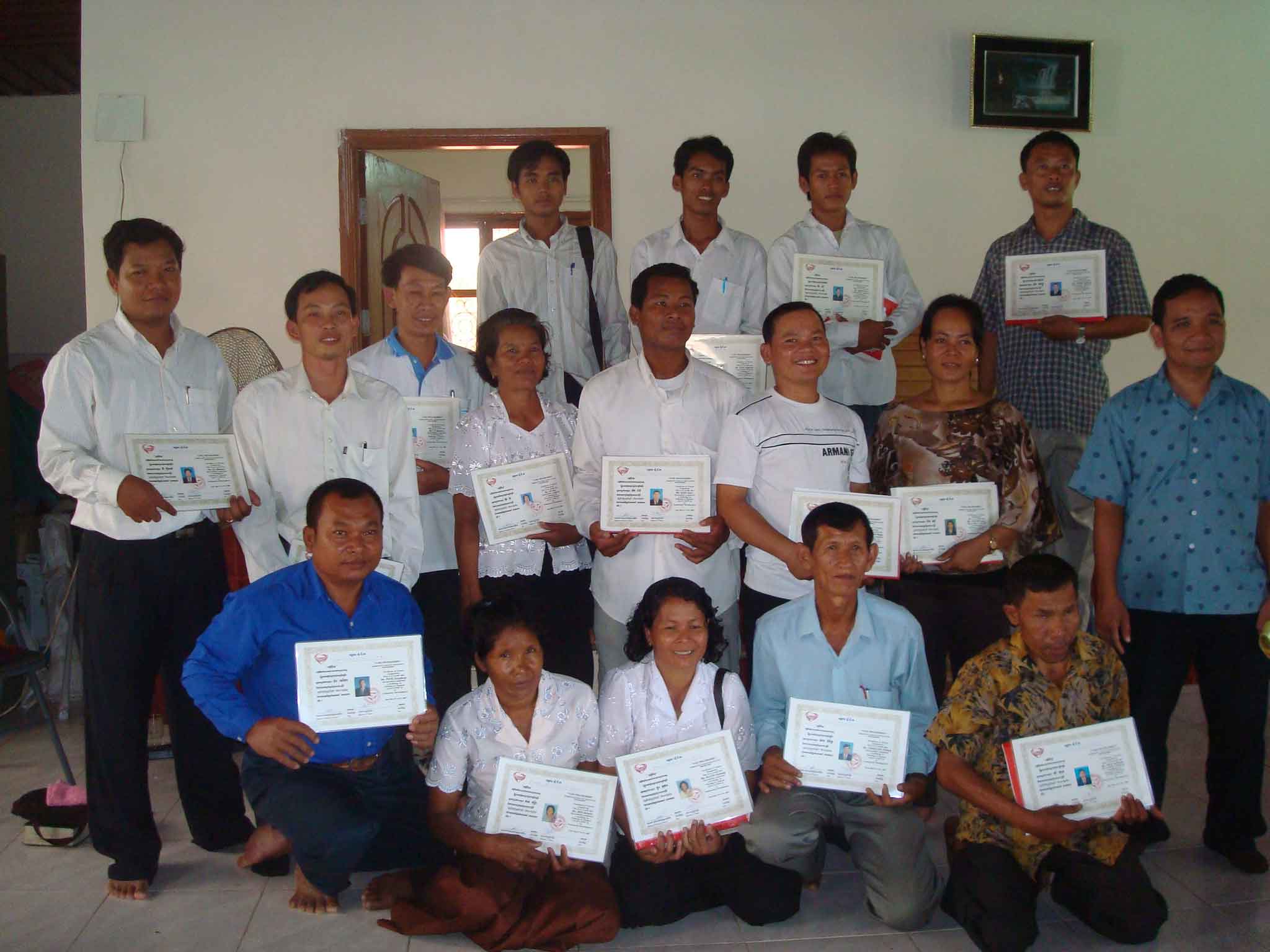 CHE-Participants receiving TOT certificate